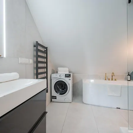 2 Bedroom W-balcony & Ac I Cohost * Vilnius
