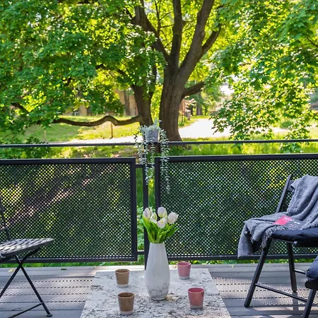 2 Bedroom W-balcony & Ac I Cohost Appartamento *
