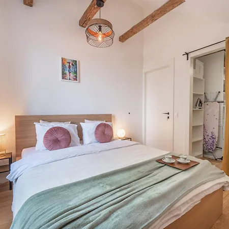 2 Bedroom W-balcony & Ac I Cohost