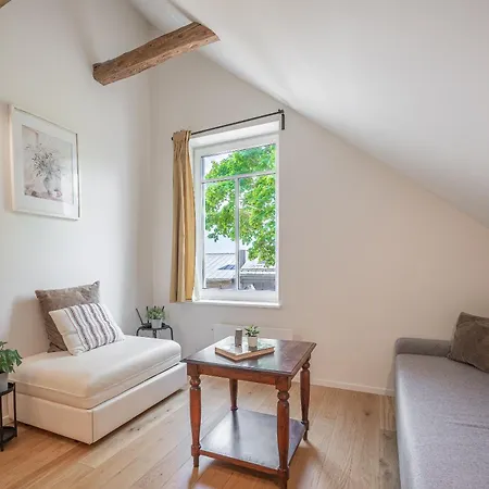 2 Bedroom W-balcony & Ac I Cohost Apartmán *