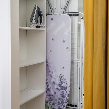 2 Bedroom W-balcony & Ac I Cohost Appartamento